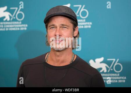 Venezia, Italia. Il 29 agosto 2019. Brad Pitt pone al photo call di " Ad Astra' durante il 76° Festival del Cinema di Venezia al Palazzo del Casinò al Lido di Venezia, Italia, il 29 agosto 2019. | Utilizzo di credito in tutto il mondo: dpa picture alliance/Alamy Live News Foto Stock