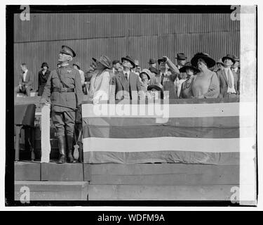 Genl. Mason, M. Patrick a Bolling campo Circus aria, 9/24/23 Abstract/medio nazionale: Foto Azienda Collection Foto Stock