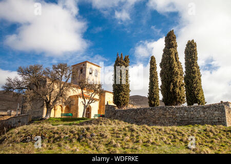 San Esteban chiesa in Moradillo de villaggio di sedano, regione Paramos, Burgos, Spagna Foto Stock