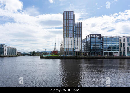 Il 22 piani Docks capitale edificio residenziale di Dublino la Dockland. impostato per essere il più alto edificio residenziale di appartamenti in Irlanda. Foto Stock