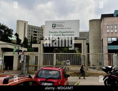 Esterno del San Carlo Borromeo in ospedale o le voci ACE per il locale Azienda Sanitaria Santi Paolo e Carlo (Duilio Piaggesi/fotogramma, Milano - 2019-08-20) p.s. la foto e' utilizzabile nel rispetto del contesto in cui e' stata scattata, e senza intento diffamatorio del decoro delle persone rappresentate Foto Stock