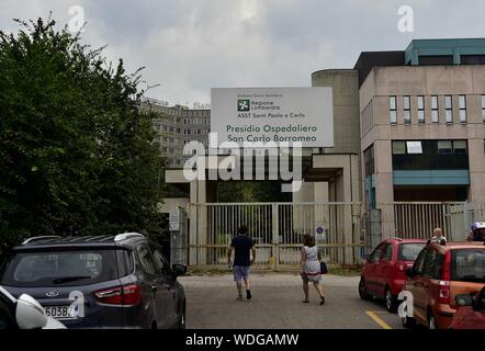 Esterno del San Carlo Borromeo in ospedale o le voci ACE per il locale Azienda Sanitaria Santi Paolo e Carlo (Duilio Piaggesi/fotogramma, Milano - 2019-08-20) p.s. la foto e' utilizzabile nel rispetto del contesto in cui e' stata scattata, e senza intento diffamatorio del decoro delle persone rappresentate Foto Stock