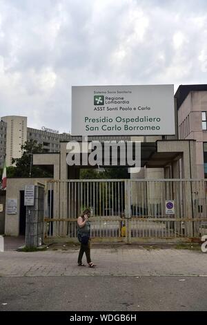 Esterno del San Carlo Borromeo in ospedale o le voci ACE per il locale Azienda Sanitaria Santi Paolo e Carlo (Duilio Piaggesi/fotogramma, Milano - 2019-08-20) p.s. la foto e' utilizzabile nel rispetto del contesto in cui e' stata scattata, e senza intento diffamatorio del decoro delle persone rappresentate Foto Stock