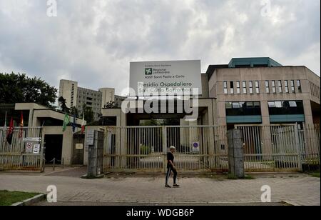 Esterno del San Carlo Borromeo in ospedale o le voci ACE per il locale Azienda Sanitaria Santi Paolo e Carlo (Duilio Piaggesi/fotogramma, Milano - 2019-08-20) p.s. la foto e' utilizzabile nel rispetto del contesto in cui e' stata scattata, e senza intento diffamatorio del decoro delle persone rappresentate Foto Stock