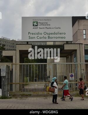 Esterno del San Carlo Borromeo in ospedale o le voci ACE per il locale Azienda Sanitaria Santi Paolo e Carlo (Duilio Piaggesi/fotogramma, Milano - 2019-08-20) p.s. la foto e' utilizzabile nel rispetto del contesto in cui e' stata scattata, e senza intento diffamatorio del decoro delle persone rappresentate Foto Stock