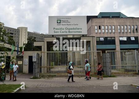 Esterno del San Carlo Borromeo in ospedale o le voci ACE per il locale Azienda Sanitaria Santi Paolo e Carlo (Duilio Piaggesi/fotogramma, Milano - 2019-08-20) p.s. la foto e' utilizzabile nel rispetto del contesto in cui e' stata scattata, e senza intento diffamatorio del decoro delle persone rappresentate Foto Stock