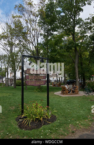 Ingresso al Café Resto de la Chocolaterie de l'île d'Orléans nel villaggio di Ste-Pétronille sull'Île d'Orléans (Isola di Orleans) Quebec, CA Foto Stock