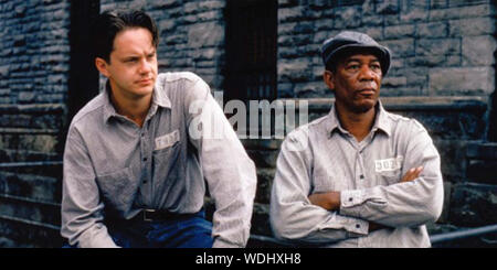 Il Shawshank Redemption 1994 film con Tim Robbins a sinistra e Morgan Freeman Foto Stock