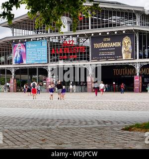 Tutankhamon presentano presso la Grande Halle de la Villette di Parigi, Francia. Foto Stock