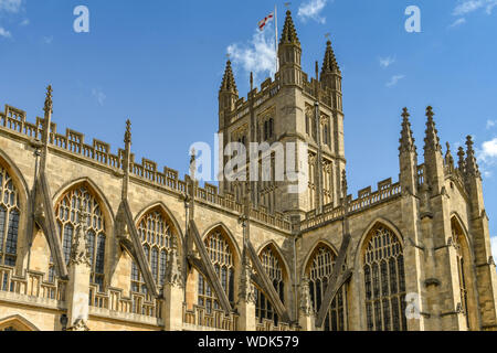 Bagno, Inghilterra - Luglio 2019: vista esterna della Abbazia di Bath, una parrocchia anglicana chiesa e monastero benedettino della città di Bath. Foto Stock