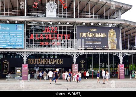 Tutankhamon presentano presso la Grande Halle de la Villette di Parigi, Francia. Foto Stock