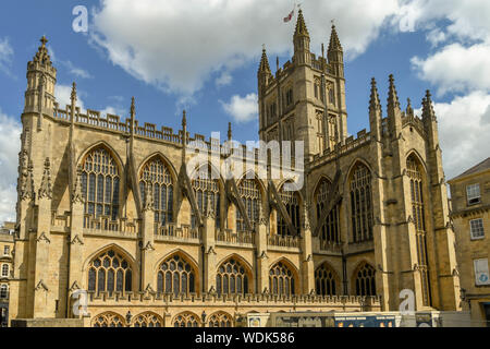 Bagno, Inghilterra - Luglio 2019: vista esterna della Abbazia di Bath, una parrocchia anglicana chiesa e monastero benedettino della città di Bath. Foto Stock