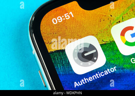 A Helsinki, Finlandia, 4 Maggio 2019: Google authenticator icona applicazione su Apple iPhone X lo schermo dello smartphone di close-up. Google autenticatore icona app. Soc Foto Stock