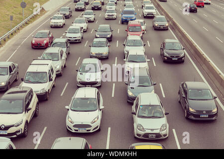 Buenos Aires - Il 29 agosto 2019. Gli inceppamenti di traffico a Buenos Aires il 29 agosto, 2019. Ci sono milioni di vetture su Buenos Aires le strade Foto Stock