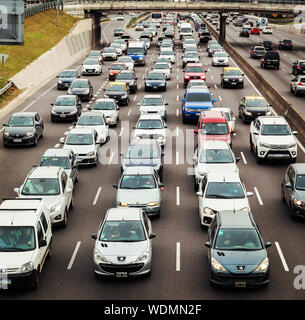 Buenos Aires - Il 29 agosto 2019. Gli inceppamenti di traffico a Buenos Aires il 29 agosto, 2019. Ci sono milioni di vetture su Buenos Aires le strade Foto Stock