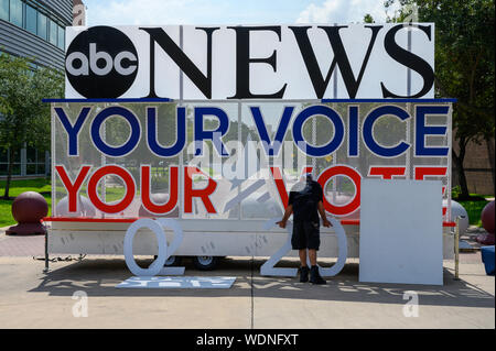 Houston, Texas - Agosto 29, 2019: fervono i preparativi per la ABC News democratico dibattito primario al Texas Southern University di Houston. Foto Stock