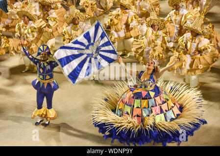 RIO DE JANEIRO, BRASILE, Marzo 9, 2019: sfilata delle scuole di samba portela sambadrome di Rio de Janeiro in Brasile Foto Stock