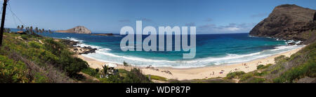 Vista panoramica della spiaggia e le isole in Makapuu Beach Park, Oahu, Hawaii. Agosto 2012. Foto Stock