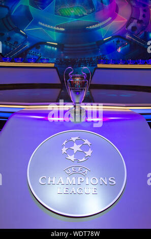 Monaco, Monaco. Il 29 agosto, 2019. Il Principato di Monaco e Monte Carlo - Agosto 29, 2019: la UEFA Champions League disegnare e Player of the Year Awards, stagione Kick Off 2019-2020 atmosfera con Trophy | Utilizzo di credito in tutto il mondo: dpa/Alamy Live News Foto Stock