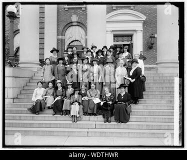 Il gruppo di donne medici a Walter Reed Hospt., [Washington, D.C.], Ott. 17, [19]19 Abstract/medio: 1, negativo : vetro 8 x 10 in. o più piccolo Foto Stock