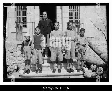 Foto di gruppo della scuola per ciechi a Hebron Abstract/medio: G. Eric e Edith Matson Collezione fotografica Foto Stock