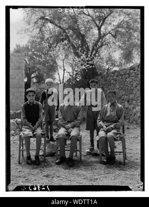 Foto di gruppo della scuola per ciechi a Hebron Abstract/medio: G. Eric e Edith Matson Collezione fotografica Foto Stock