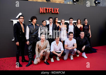 Madrid, Spagna. Il 29 agosto, 2019. Miguel Bernadeau, Danna Paola, Mina El Hammani, Omar Ayuso, Aron Piper, Itzan Escamilla, estere Exposito, Alvaro Rico, Claudia Salas, Jorge Lopez, Georgina Amoros, Miguel Herran, Jaime Lorente frequentare l'ELITE premiere a Callao luci della città di Madrid. Credito: SOPA Immagini limitata/Alamy Live News Foto Stock