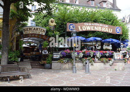 Giardino della birra in Germania in estate Foto Stock