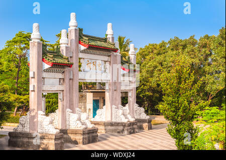 Cancello anteriore di il santuario dei Martiri in Kaohsiung Taiwan Foto Stock