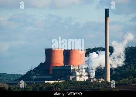 Vista da Buildwas della centrale elettrica di Ironbridge. Questa energia alimentata a carbone la stazione è ora demolita Foto Stock