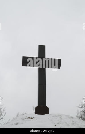 Croce su una collina - La Chiesa di San Nicholas il Wonderworker a Kiev Foto Stock