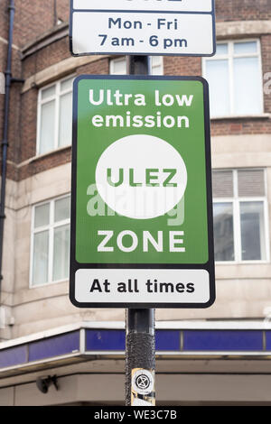 Ultra bassa zona di emissione segno, Londra, Inghilterra Foto Stock