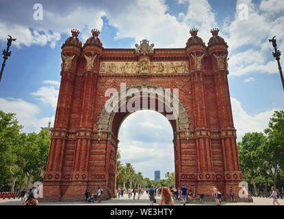 Arco del Triunfo, arco trionfale nella città di Barcellona, in Catalogna, Spagna. Arc de Triomf costruito nel 1888 dall'architetto Josep Vilaseca ho Casanovasas, re Foto Stock