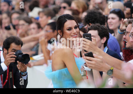 L'Italia, Venezia, Agosto 29, 2019 : Paola Turani, top model e influencer, passeggiate il tappeto rosso davanti al 'Matrimonio Story' lo screening durante la 76th Foto Stock