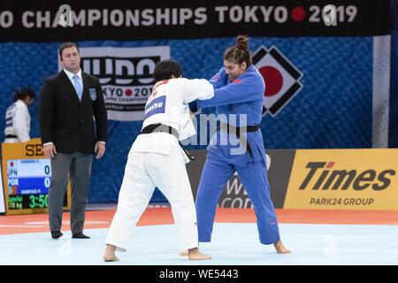 Tokyo, Giappone. Il 30 agosto, 2019. Shori Hamada (JPN) combatte contro Patricia Sampaio (POR) durante il quarto di finale di donna -78kg categoria al mondo campionati di Judo Tokyo 2019 nel Nippon Budokan. Il mondo dei campionati di Judo è trattenuto dal 25 agosto al 1 settembre. Credito: Rodrigo Reyes Marin/ZUMA filo/Alamy Live News Foto Stock