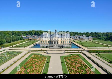 Francia, Seine et Marne, Maincy, il castello e i giardini di Vaux le Vicomte (vista aerea) Foto Stock