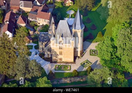 Francia, Dordogne, Perigord Noir, Vezere Valley, Saint Leon sur Vezere, etichettati Les Plus Beaux Villages de France (i più bei villaggi di Francia), villaggio costruito in un loop Vezere, castello di Clerans (vista aerea) Foto Stock