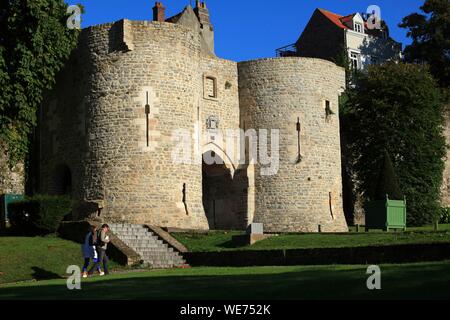 Francia, Pas de Calais, Boulogne sur Mer, il Gate Gayole in corrispondenza dei bastioni della città alta di Boulogne sur Mer Foto Stock