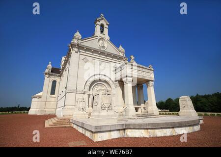 Francia, Pas de Calais Ablain Saint Nazaire, la necropoli nazionale di Notre Dame de Lorette, Basilica di Notre Dame de Lorette Foto Stock