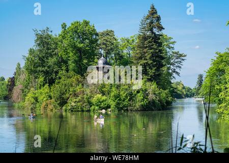 Francia, Parigi, lungo il GR® Parigi 2024, metropolita di lunga distanza sentiero escursionistico creato a sostegno di Parigi offerta per il 2024 Giochi Olimpici, il Bois de Boulogne, Inferieur lago Foto Stock