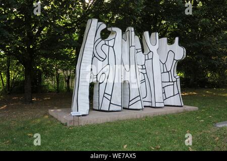 La Svizzera e il Cantone del Vallese, città di Martigny, Fondazione Giannada Pierre, il parco dove una mostra permanente di sculture moderne è aperta liberamente al pubblico Foto Stock