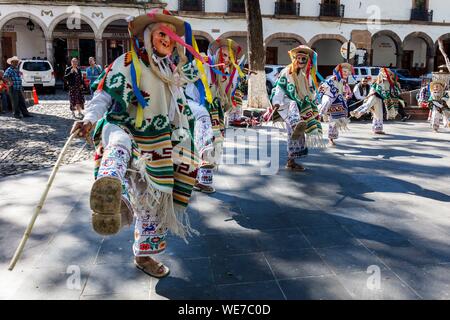 Messico, Michoacan stato, Patzcuaro, old men tradizionale danza (los viejitos) Foto Stock