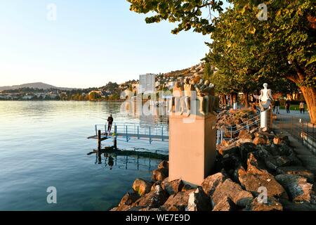 Suisse, Canton Vaud, sul Lago di Ginevra, Montreux, il lago di Ginevra banche, Montreux waterfront, andiamo tutti su Marte, scultura di Stephen Hawking Foto Stock