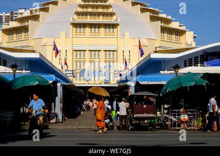 Cambogia, Phnom Penh, il mercato centrale costruito nel 1937 in stile art-deco dall'architetto francese Jean Desbois Foto Stock