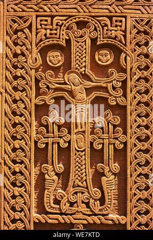 Armenia, Yerevan, open-air mostra chiamata genocidio culturale : simbolo di Khachkars (cross pietre scolpite memorial stele) nel parco situato in corrispondenza della giunzione di Nalbandyan e strade Hanrapetutyan Foto Stock