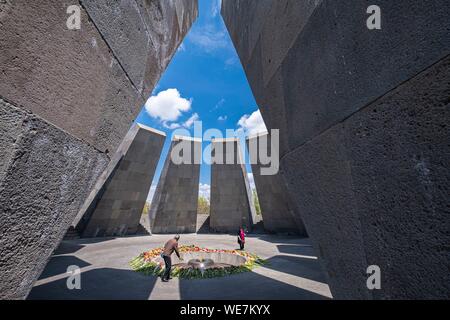 Armenia, Yerevan, Tsitsernakaberd è un memoriale al genocidio armeno vittime inaugurato nel 1967 Foto Stock