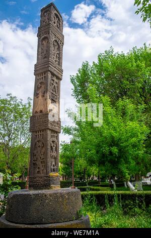 Armenia, Armavir regione, Etchmiadzin, religioso complesso di Etchmiadzin elencati come patrimonio mondiale dall' UNESCO, khatchkar (scolpito stele commemorativa) Foto Stock