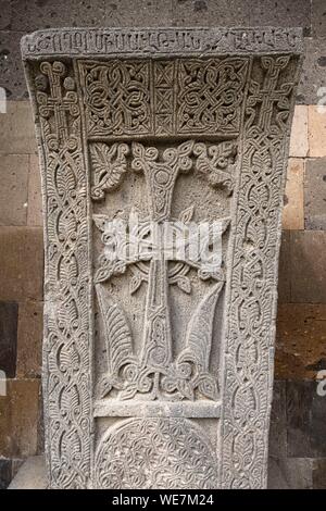 Armenia, Armavir regione, Etchmiadzin, religioso complesso di Etchmiadzin elencati come patrimonio mondiale dall' UNESCO, khatchkar (scolpito stele commemorativa) Foto Stock