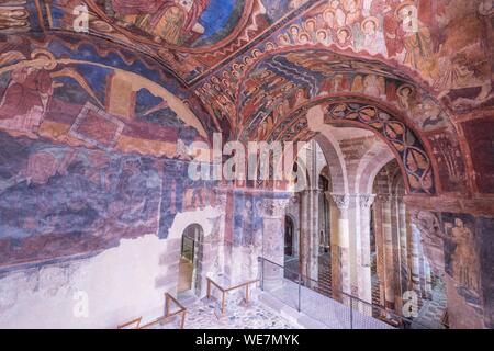 Francia, Haute Loire, Brioude, St Julien Basilica, Affreschi della St Michel cappella del XIII secolo Foto Stock