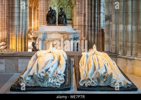 Francia, Seine Saint Denis, Saint Denis, la Basilica Cattedrale, Gisants di Enrico II e Caterina de' Medici Foto Stock